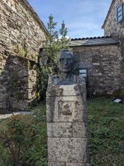 Camino Frances - Dzień 4. Pomnik księdza Elíasa Valiña