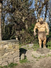 Camino Frances - Dzień 5. Rzeźba przy knajpce